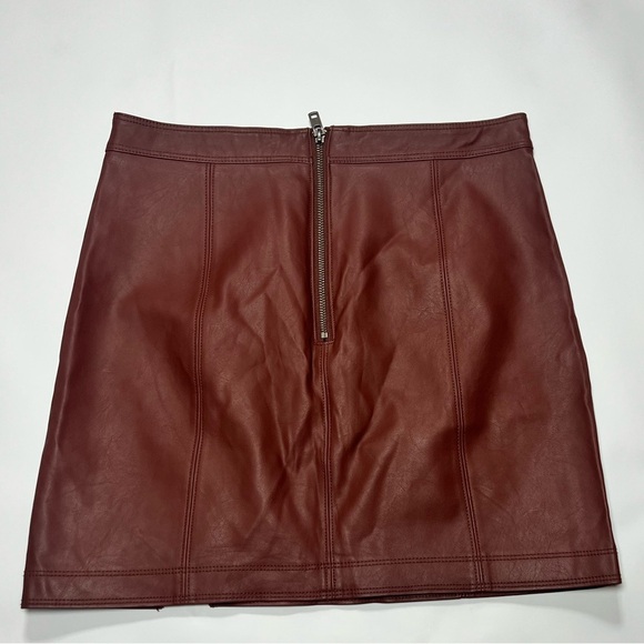 Fashion Nova Faux Leather Mini Skirt Medium | Girls Night Out Party Fall Chic - Picture 2 of 3